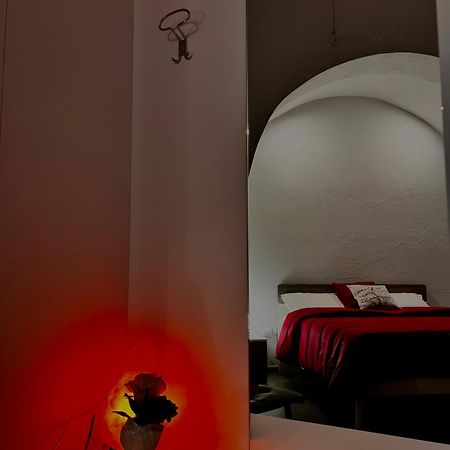 ホテル Tellmewhy Puglia コラート エクステリア 写真
