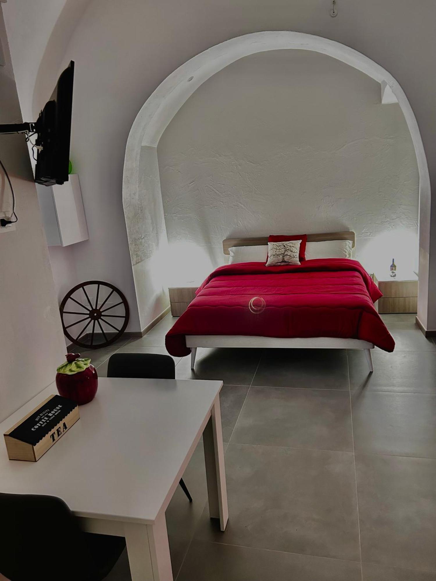 ホテル Tellmewhy Puglia コラート エクステリア 写真
