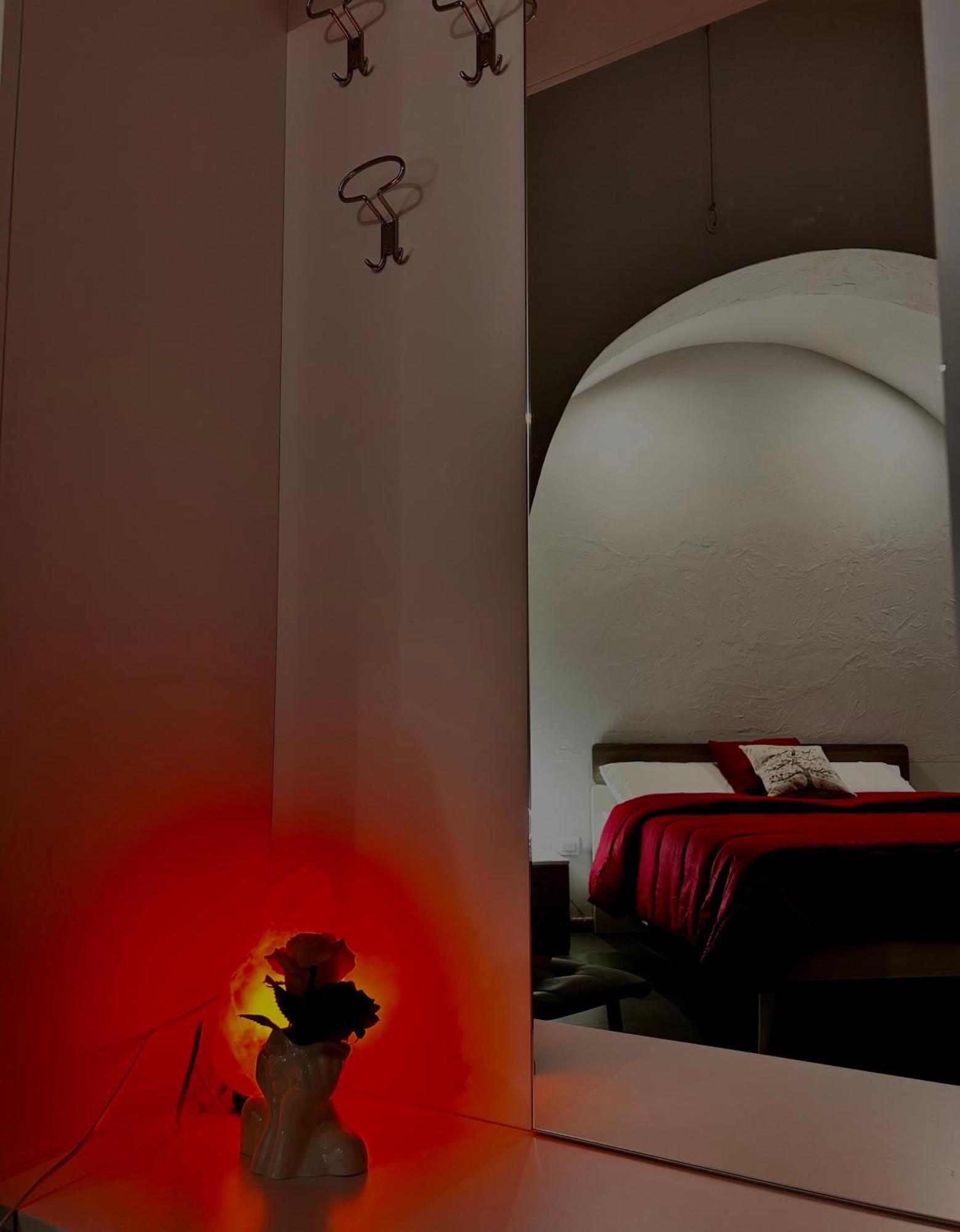 ホテル Tellmewhy Puglia コラート エクステリア 写真