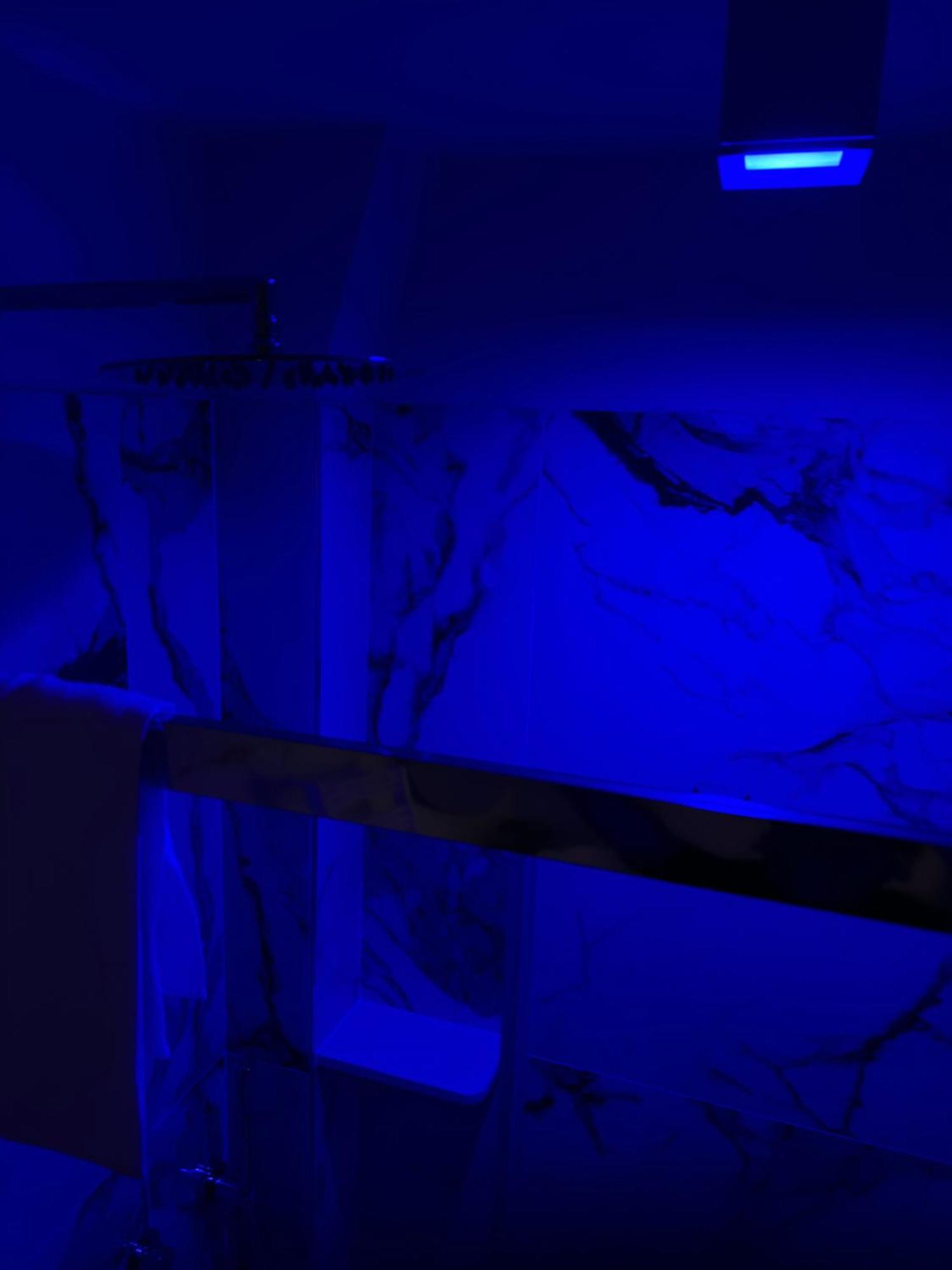 ホテル Tellmewhy Puglia コラート エクステリア 写真